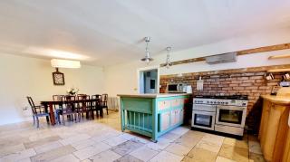 Luxury 5-bed Villa - Winfields House - 5