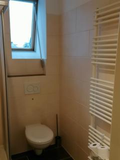 AufmLohr - Appartement mit 3 Schlafzimmern- 4 Einzelbetten- für 4 Personen - in Leverkusen Hitdorf - Private Parkplätze vorhanden- - 5