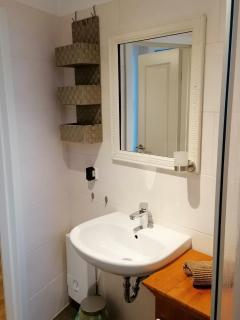 AufmLohr - Appartement mit 3 Schlafzimmern- 4 Einzelbetten- für 4 Personen - in Leverkusen Hitdorf - Private Parkplätze vorhanden- - 6