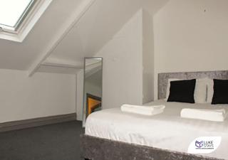 Luke Stays - Brighton Road - 6