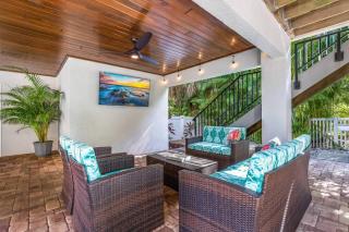 Stay Salty 6906 Holmes Blvd - 1