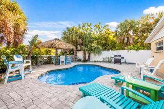 Anna Banana 501 N Shore Dr - 8