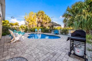 Anna Banana 501 N Shore Dr - 7