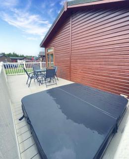 Chestnut Lodge With Hot Tub - 7