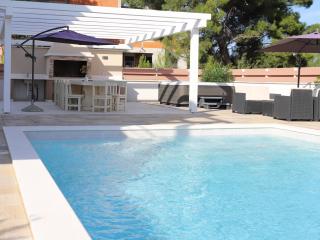 Villa OLIVIA - new and modern house with pool, souna, jacuzzi & playground, Ližnjan - Istra - Ližnjan - 2