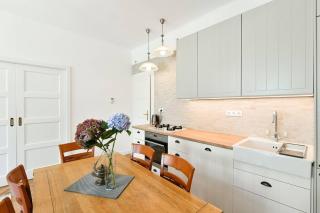 Luxury 3bedrs 2baths Apartment by Old Town Square - Prague - 5