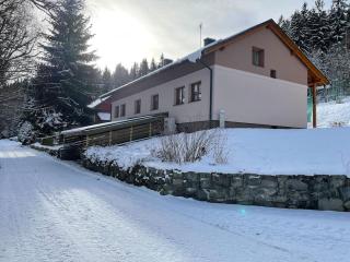 Srní- Červený byt/ dvojdomek u hotelu Vydra - Srní - 7