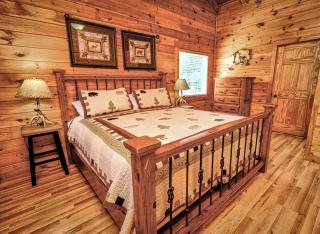 Firefly Nights - Pigeon Forge - 4