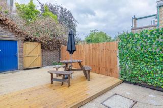 Central 3 Bedroom House With Garden - 9