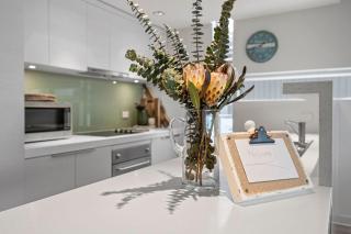 A Touch Of Class - Lorne - 3