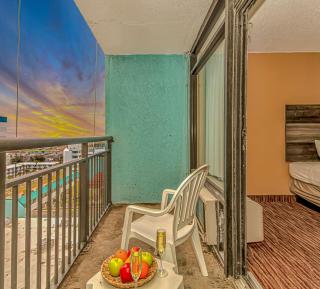 Landmark Resort 1422 Massive Pools and Lazy Rivers Perfect for a couple or party of 4 - Myrtle Beach - 5