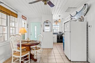 Charming Cottage - Atlantic Beach - 4