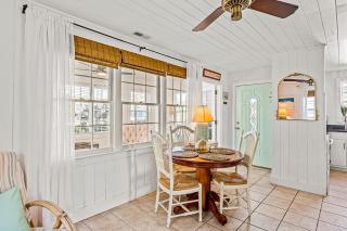 Charming Cottage - Atlantic Beach - 2