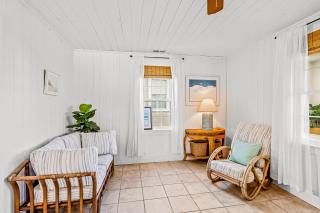 Charming Cottage - Atlantic Beach - 1
