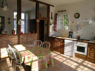 Maison de charme avec cheminée et jardin à Dompierre-sur-Besbre - FR-1-489-112 - Dompierre-sur-Besbre - 8