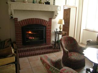 Maison de charme avec cheminée et jardin à Dompierre-sur-Besbre - FR-1-489-112 - Dompierre-sur-Besbre - 3