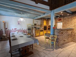 Gîte Charentais avec Piscine Chauffée, Jardin, Equip. Bébé et Recharge Électrique - Proche Périgord - FR-1-653-7 - 7
