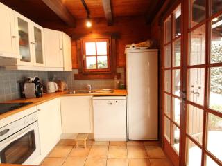 Chalet 4 chambres sur pistes débutants avec balcon et parking, à 350m des commerces - FR-1-572-196 - 5