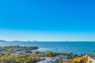 Executive Whitsunday Penthouse at 40 Reflections - Airlie Beach - 2