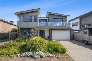 Sea View Beach House 11a - Torquay - 0