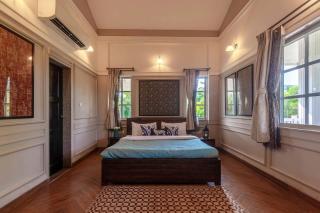 StayVista's Wandering Greens - Mountain-View Villa with Pool, Spacious Lawn & Balcony - Pālghar - 1