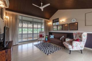 StayVista's Wandering Greens - Mountain-View Villa with Pool, Spacious Lawn & Balcony - 4