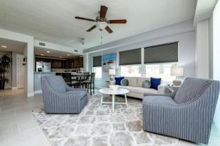 Unit 107 Aruba - 3 Bedroom Ocean View - 1