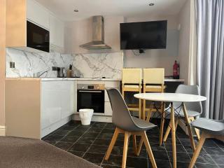 Four Seasons Hotel - Aberystwyth - 4