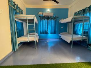 Trippy Spot Hostel & Cafe - Vagator - 2
