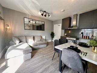 FLASH SALE Brighton train station 3 Bedroom Flat BN180ALON - Brighton & Hove - 0