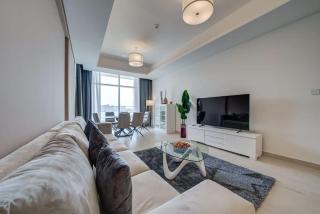 Palm Jumeirah with Beach Access l Spacious 2BR l Mina Azizi - 0