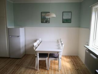 Gula huset, Lakene Ostgård - 3