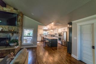 Queen and Duke Cottage - 7