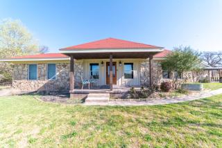 Queen and Duke Cottage - 9