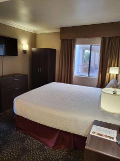 Best Western InnSuites Tucson Foothills Hotel & Suites - Tucson - 3
