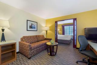 Best Western Plus Park Place Inn & Suites - Chehalis - 9