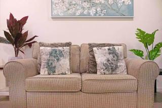 Your Keys to Larrakeyah Coastal Comfort with Pool - 3