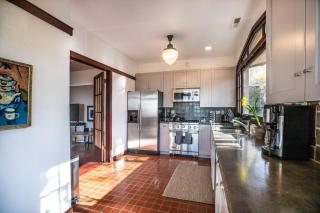 Stunning View, Frank Lloyd Wright Inspired Home! - 4