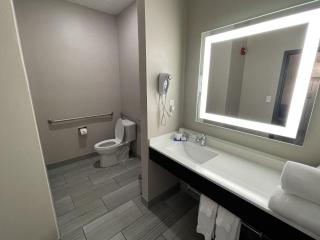 Holiday Inn Express Hotel and Suites Ada by IHG - Ada - 5