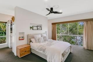 Livin' on Island Time - Waterfront 4BR by uHoliday - 7