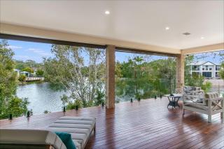 Livin' on Island Time - Waterfront 4BR by uHoliday - 5