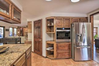 Pine Mountain Club Getaway with Foosball Table! - 1