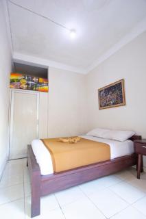Putra Dadi Guest House - 8
