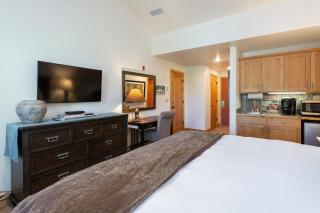 Hotel Room - The Lodges at Deer Valley Hotel Room - 6