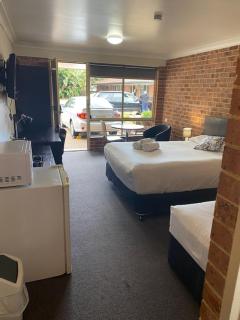 Lake Macquarie Motor Inn - Belmont - 4