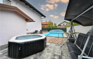 Beautiful Home In Dugo Selo - 9