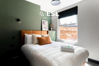 Central 5 Bedroom Townhouse perfectly located 2 mins walk from the Train Station - Chester - 9