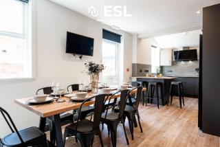 Central 5 Bedroom Townhouse perfectly located 2 mins walk from the Train Station - Chester - 6