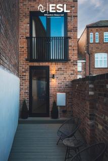 Central 5 Bedroom Townhouse perfectly located 2 mins walk from the Train Station - Chester - 4