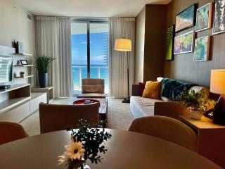 Modern Beachfront Condo with Stunning Ocean View - Hollywood - 4
